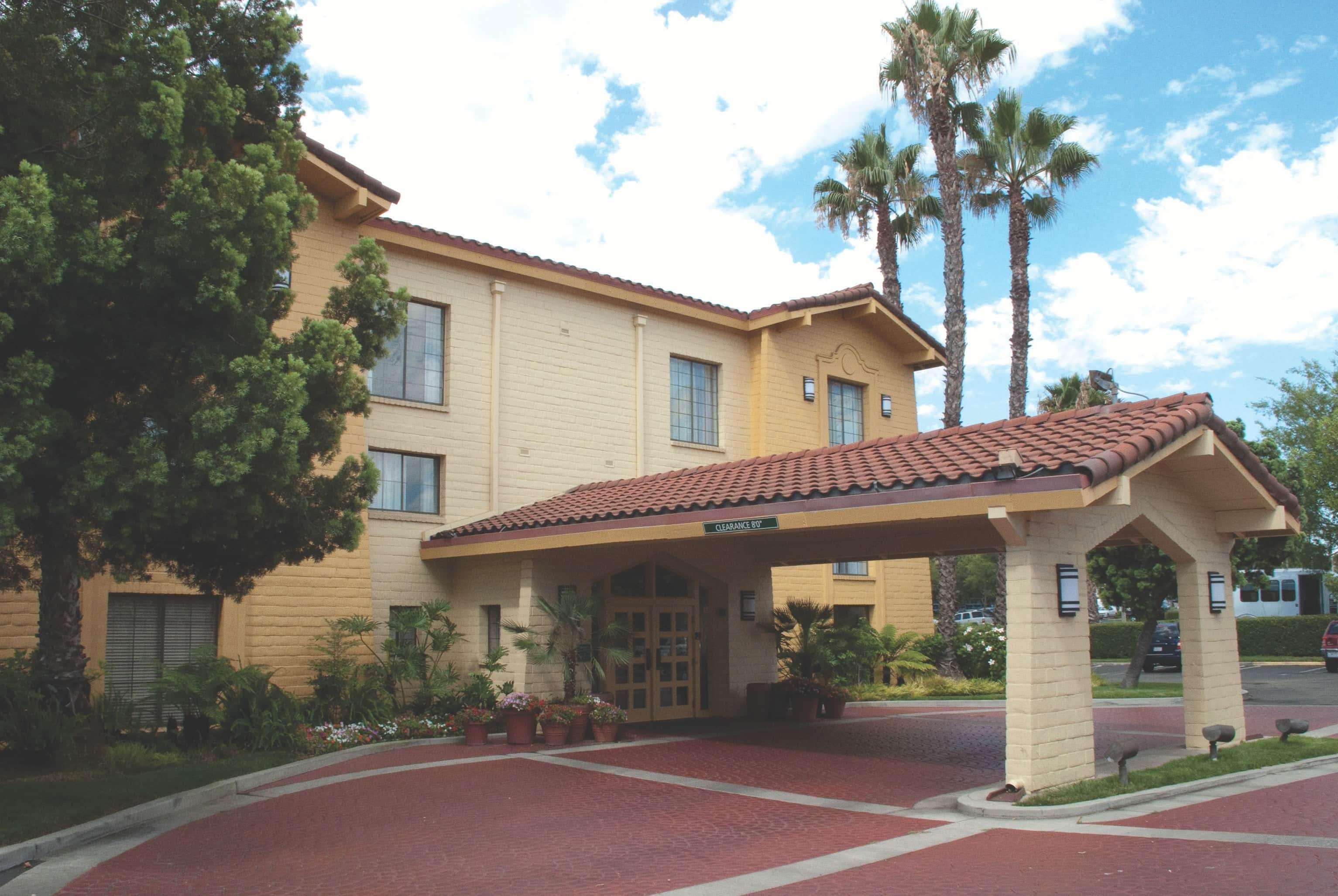 Days Inn By Wyndham San Diego Vista Exterior foto